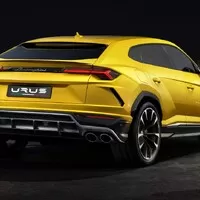 Lamborghini Urus: Sníh, bláto, písek a závodní okruh
