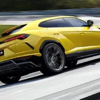 Lamborghini Urus: Sníh, bláto, písek a závodní okruh