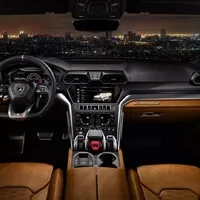 Lamborghini Urus: Sníh, bláto, písek a závodní okruh