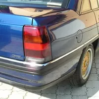 Opel Omega A 2.6i | Hrdinové za babku