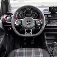VW Up! GTI jde do prodeje. Má u milovníků hot-hatchů šanci?