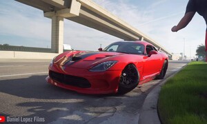 Novinky: Nic neudělá davu větší radost, než elegantně rozbitý Viper