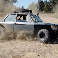 My jsme všichni Baja, aneb silniční sporťáky do terénu