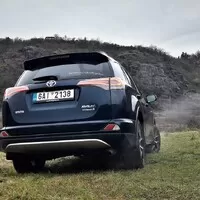 Toyota RAV4 2,5 Hybrid AWD: Dokáže hybrid nahradit diesel?