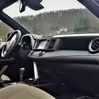 Toyota RAV4 2,5 Hybrid AWD: Dokáže hybrid nahradit diesel?