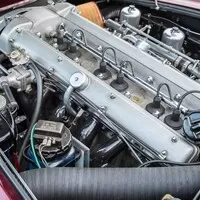 Aston Martin DB5 po Robertu Plantovi jde do prodeje