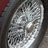 Aston Martin DB5 po Robertu Plantovi jde do prodeje