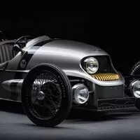 Tříkolová hračka Morgan 3 Wheeler opravdu přijede coby elektromobil