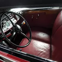 Cadillac V16: Pohádka se šestnácti trpaslíky