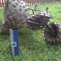 Traxxas Revo 3.3: Radost z utrpení