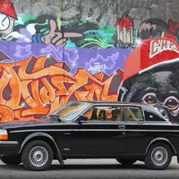 Švédská podivnost: Volvo, kterým jezdil David Bowie, se nedávno prodalo za 4,5 milionu