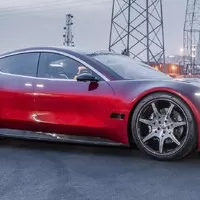 Henrik Fisker ukázal na veletrhu CES nový elektromobil EMotion