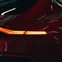 Henrik Fisker ukázal na veletrhu CES nový elektromobil EMotion