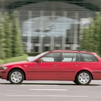 Zábavné auto, které odveze skříň z IKEA a stojí do 100 tisíc | Ptejte se Vojty