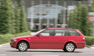 Zábavné auto, které odveze skříň z IKEA a stojí do 100 tisíc | Ptejte se Vojty