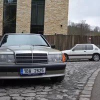 Mercedes Benz 190E 2.3-16: Z nebe mi mává Ayrton Senna