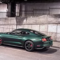 Přichází nový Ford Mustang inspirovaný filmem Bullitt se Stevem McQueenem. A našel se i ten původní!
