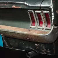 Přichází nový Ford Mustang inspirovaný filmem Bullitt se Stevem McQueenem. A našel se i ten původní!