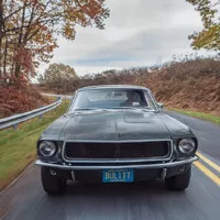 Přichází nový Ford Mustang inspirovaný filmem Bullitt se Stevem McQueenem. A našel se i ten původní!