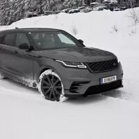 Range Rover Velar D300: Pochybné detaily a božský celek