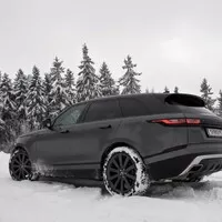 Range Rover Velar D300: Pochybné detaily a božský celek