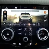 Range Rover Velar D300: Pochybné detaily a božský celek