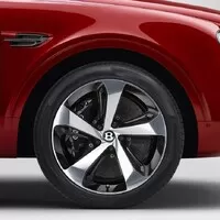 Bentley Bentayga dostal sportovně laděný osmiválec a mocné přední brzdy