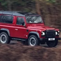 Land Rover Defender je sice mrtev, ale vypadá lépe, než kdy předtím