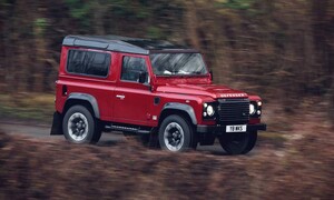 Novinky: Land Rover Defender je sice mrtev, ale vypadá lépe, než kdy předtím