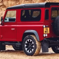 Land Rover Defender je sice mrtev, ale vypadá lépe, než kdy předtím