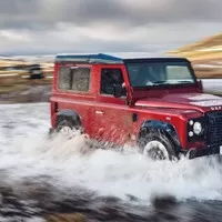 Land Rover Defender je sice mrtev, ale vypadá lépe, než kdy předtím