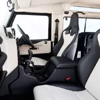 Land Rover Defender je sice mrtev, ale vypadá lépe, než kdy předtím