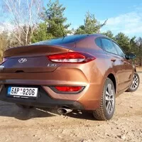 Hyundai i30 Fastback 1.0 T-GDI: Když dva dělají totéž...