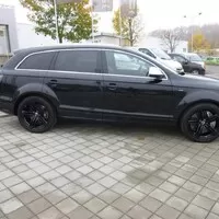 Dvanáct do tuctu aneb kupujeme auto s V12