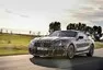 BMW odhaluje parádní siluetu připravované osmičky na nových fotkách
