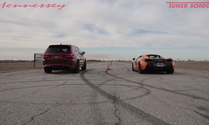 Novinky: Je souboj velkého SUV proti supersportu špatný nápad? Teď už není