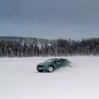 První plně elektrický Jaguar se odhalí světu již za měsíc