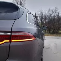 Jaguar XF Sportbrake 25t: Možná až příliš dravá kočka