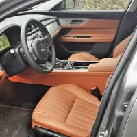 Jaguar XF Sportbrake 25t: Možná až příliš dravá kočka