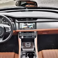 Jaguar XF Sportbrake 25t: Možná až příliš dravá kočka