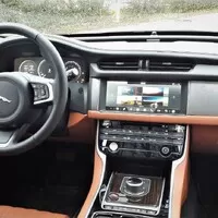Jaguar XF Sportbrake 25t: Možná až příliš dravá kočka