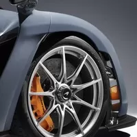 McLaren Senna: 800 koní, 800 Nm, 800 kg přítlaku!