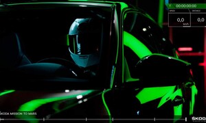 Novinky: Škoda předběhla Elona Muska s Teslou a poslala Superb na Mars