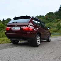 BMW X5 4.4i: Sen manželky vlivného kmotra
