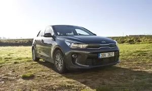 Recenze & testy: Kia Rio 1.4 CVVT: Slibný start řidičské kariéry