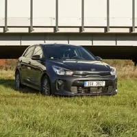 Kia Rio 1.4 CVVT: Slibný start řidičské kariéry