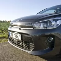 Kia Rio 1.4 CVVT: Slibný start řidičské kariéry