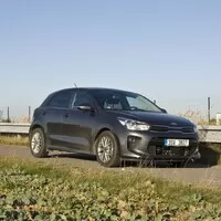 Kia Rio 1.4 CVVT: Slibný start řidičské kariéry