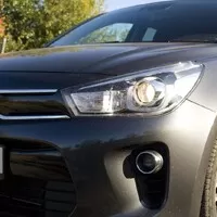 Kia Rio 1.4 CVVT: Slibný start řidičské kariéry