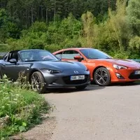 Mazda MX-5 RF 2.0 G-160 versus Toyota GT86: Dvě gejši a umění juda